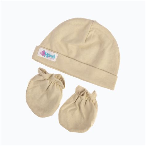 Esquema comparativo entre mitones para recién nacidos y guantes ergonómicos para niños de 1 año destacando las costuras externas y el ajuste en muñeca