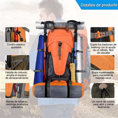 Fotografía de una familia realizando senderismo con una mochila portabebés ergonómica de montaña
