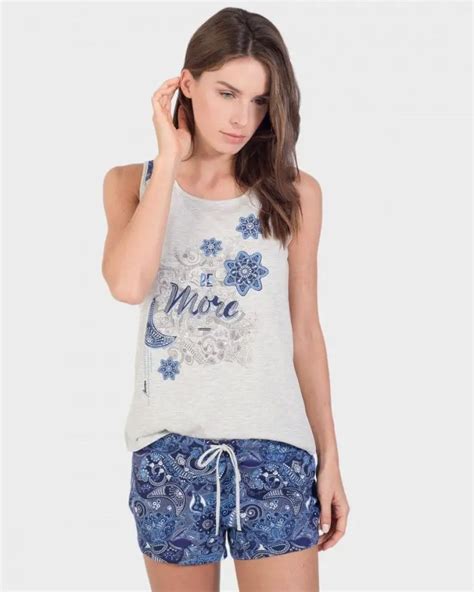 Diseños variados de pijamas de verano para niños con estampados divertidos.
