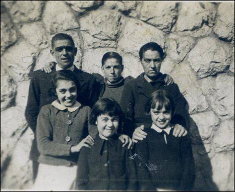 Foto familiar antigua de los Arango