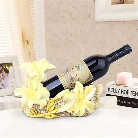 Foto de una mesa con botellas de vino de alta calidad