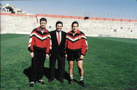 Fotografía de Bartolomé Beltrán con directivos del Real Mallorca
