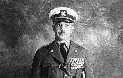Fotografía histórica de Rafael Leónidas Trujillo con uniforme militar durante el periodo de la Guardia Nacional.