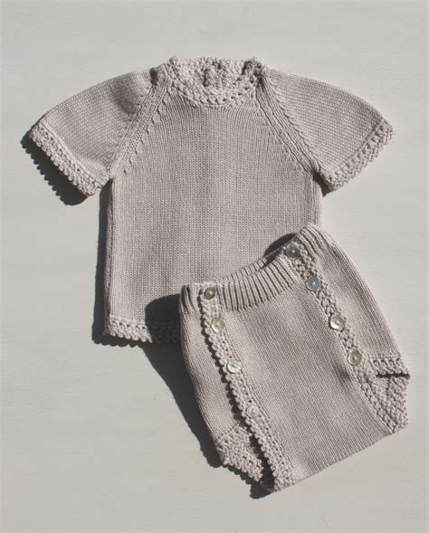 Conjunto de bebé de jersey y cubrepañal en tonos neutros