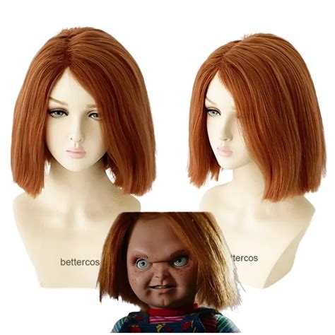 Close-up de la textura y color de una peluca de Chucky