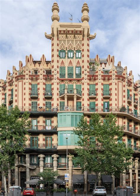 Imagen de edificios modernistas en Bizkaia diseñados por Ismael Gorostiza