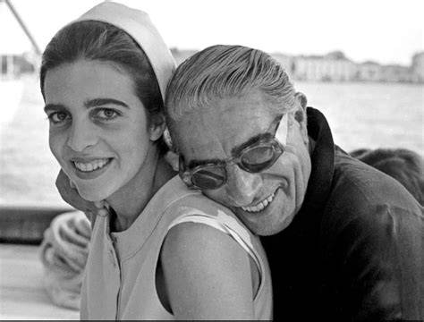 Aristóteles Onassis y Tina Livanos con su hijo Alexander