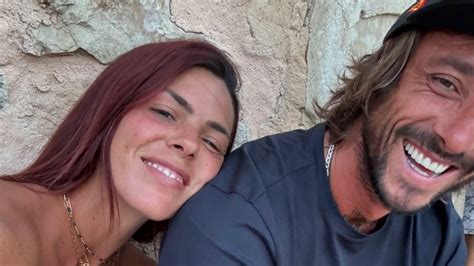 Montaje de fotos de Antonio Revilla con Laura Matamoros y Hiba Abouk, mostrando la cronología de sus relaciones