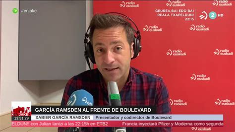 Xabier García Ramsden presentando un informativo en televisión