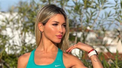 Agustina Gandolfo en microbikini durante su embarazo en Menorca