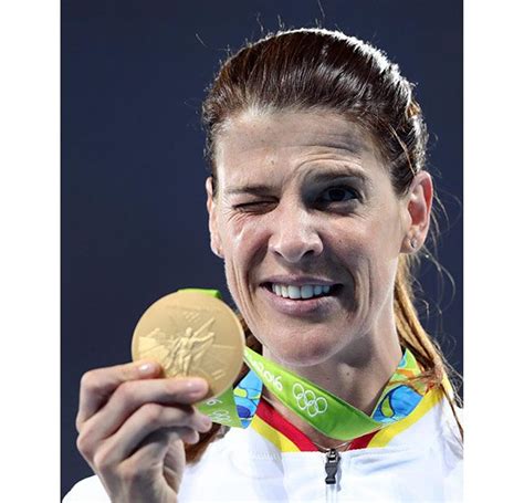 Ruth Beitia celebrando su medalla de oro en los Juegos Olímpicos de Río 2016