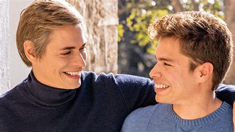 Imagen de archivo del reencuentro entre Carlos Baute y su hijo José Daniel