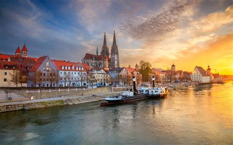 Biberón zoomorfo de cerámica, datado entre 1350-1380, encontrado en Ratisbona, Alemania.