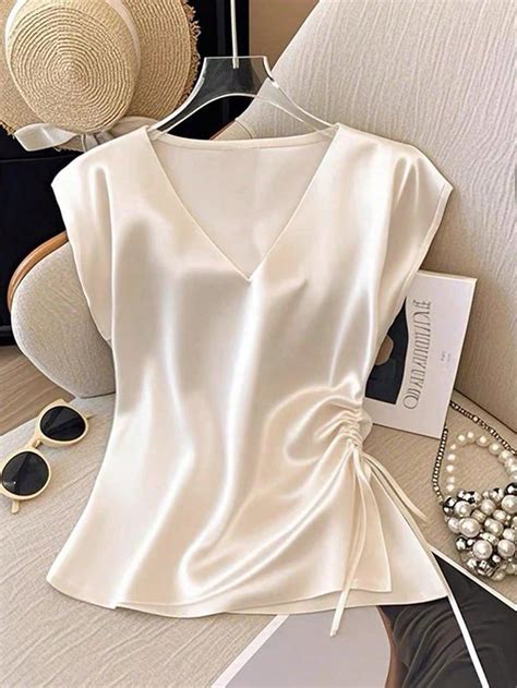 Ejemplos de tops de lactancia y blusas holgadas con corte imperio