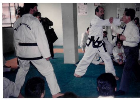 Fotografía histórica de la fundación de la Asociación Coreana de Taekwondo