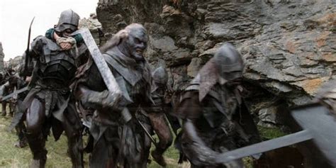 ilustracion de uruk-hai en combate