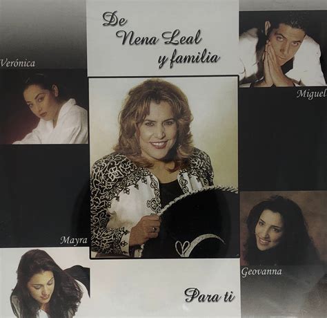 Diseño gráfico con la discografía de Nena Leal