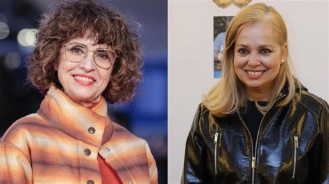 Fotograma de las protagonistas Petra Martínez y Adriana Ozores en un entorno rural
