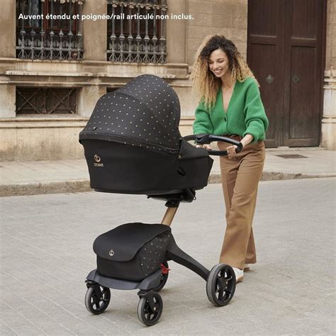 Comparativa de la bolsa delantera de la Stokke Xplory con una cesta alternativa.