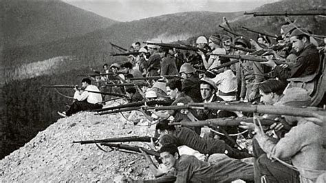 Fotografía histórica de los jóvenes soldados de la 