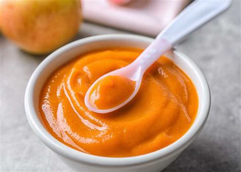 Infografía nutricional de puré de manzana para bebés