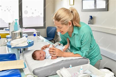 Foto temática de una sala de maternidad o un recién nacido en un hospital