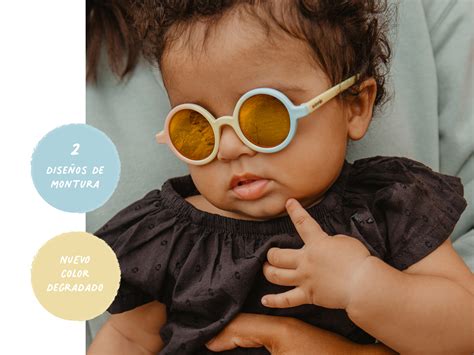Bebé recién nacido con accesorios de verano Suavinex, como gafas de sol y gorro