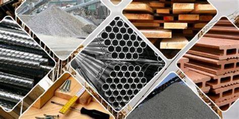 Foto de nido de verderón con materiales de construcción