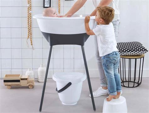 Infografía: Puntos clave de seguridad en bañeras para bebés
