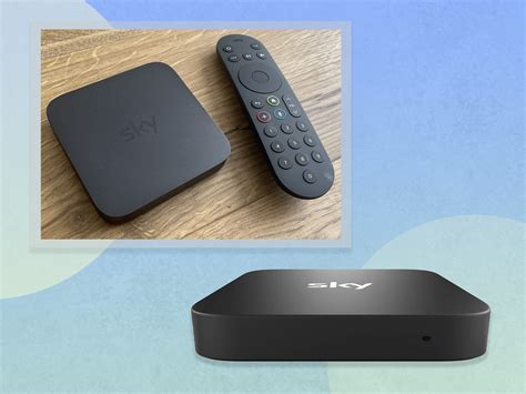 Foto del Sky TV Box y su mando a distancia