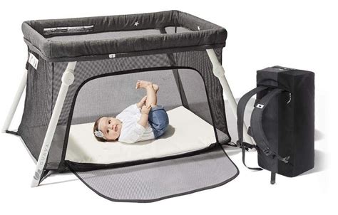 Infografía comparativa de diferentes tipos de cunas de viaje y sacos de dormir.