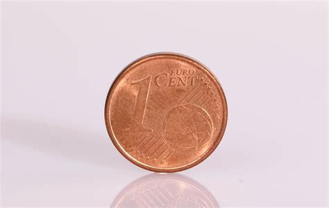 Infografía: Composición de las monedas de 1, 2 y 5 céntimos
