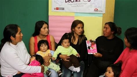 madres participando en un grupo de apoyo a la lactancia