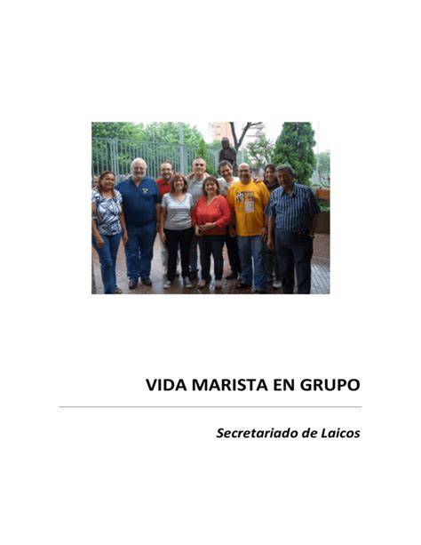 Grupo de laicos maristas en una actividad comunitaria, simbolizando la fraternidad y el servicio.