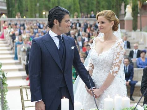 Foto de Julián Porras-Figueroa y Olivia de Borbón en su boda o en un evento familiar