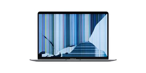 Técnico especializado revisando la pantalla rota de un MacBook Pro.