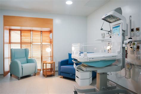 Fotografía de las nuevas instalaciones de la Unidad de Estancia Madre-Hijo que muestra el diseño funcional y humano del espacio.
