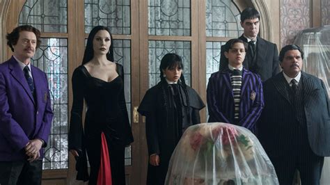 Fotografía del elenco original de la serie de televisión La Familia Addams