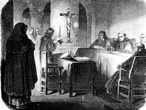 Ilustración de la Inquisición juzgando a una matrona en la época medieval