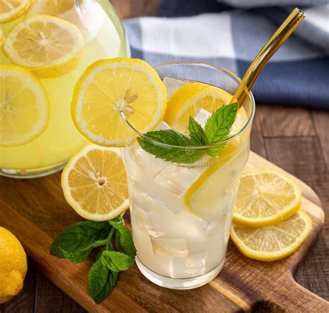 Foto: Vaso de limonada con aloe vera y menta