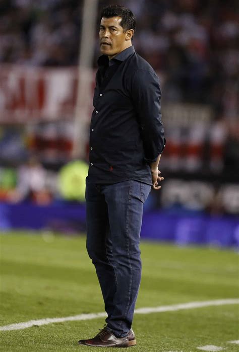 Infografía de la trayectoria de Jorge Almirón como entrenador con los clubes que ha dirigido