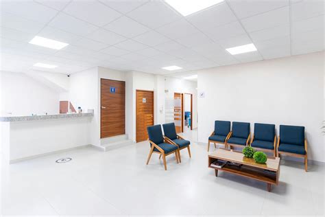 Fachada o interior de Atlantic Clinic, mostrando un ambiente acogedor