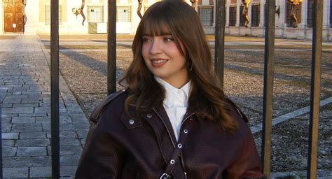Ariadne Artiles amamantando a su hija, foto en redes sociales