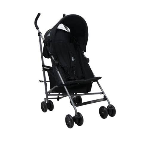Foto de la silla de paseo Tello Carrefour en uso, mostrando un niño cómodamente sentado