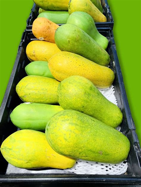 Foto de papayas frescas y maduras
