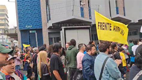 Fotografía de una marcha en San José contra la FIV y otras iniciativas