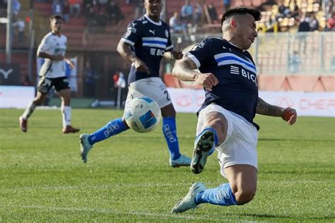 Gary Medel en acción durante un partido con el Inter de Milán
