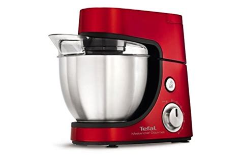 Ilustración de varios robots de cocina Tefal en un entorno de cocina moderno