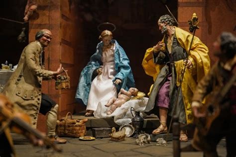 Detalle de una escena elaborada de un belén napolitano del siglo XVIII.