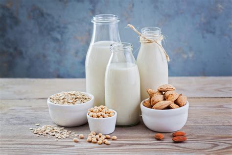 Esquema sobre la composición básica de las bebidas vegetales: agua, cereal/fruto seco y aditivos permitidos